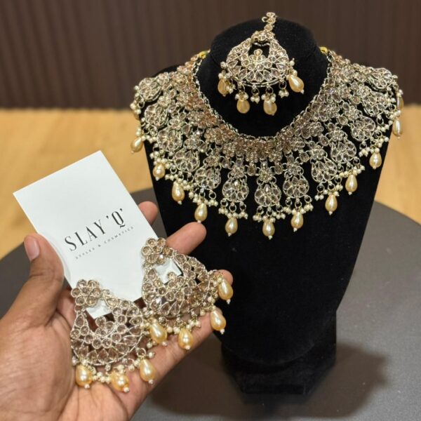 SQJ0003-MAHARANI PEARL KUNDAN CHOKER SET