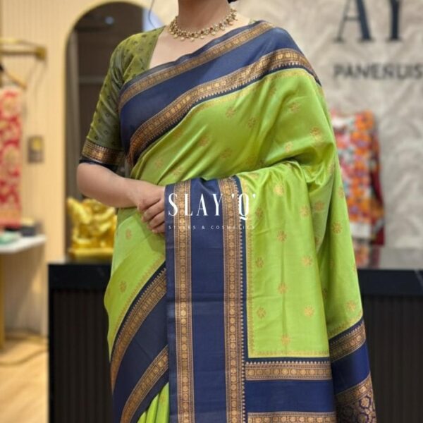 SLAY Q | SOFT SILK SAREE WITH CONTRAST
BLOUSE MATERIAL | SUITABLE FOR
BRIDESMAIDS Fabric - LIME GREEN + MIDNIGHT BLUE BORDRR